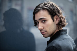 "The Lord Of The Rings" Casts Maxim Baldry! 1